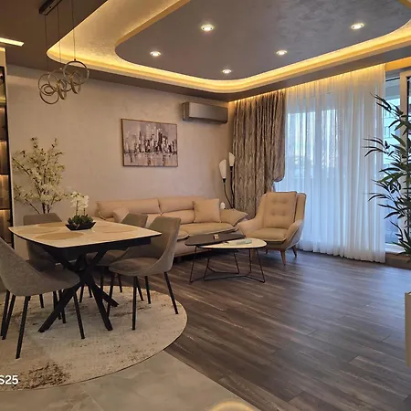 The Sunrise And The Sunset - Luxury 2br With Mineral Pool & Parking Апартаменти