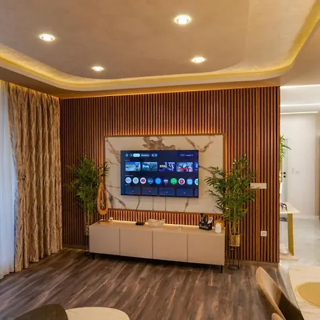 The Sunrise And The Sunset - Luxury 2br With Mineral Pool & Parking * Варна