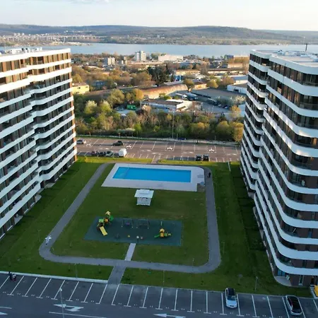 The Sunrise And The Sunset - Luxury 2br With Mineral Pool & Parking *