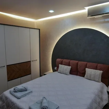 Апартаменти The Sunrise And The Sunset - Luxury 2br With Mineral Pool & Parking Варна
