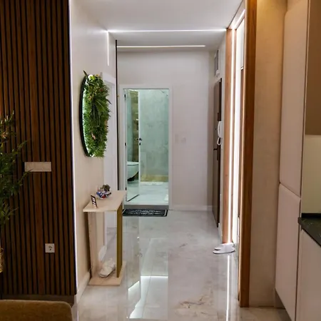 The Sunrise And The Sunset - Luxury 2br With Mineral Pool & Parking Апартаменти