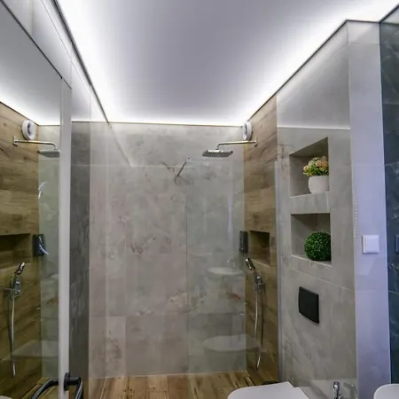 The Sunrise And The Sunset - Luxury 2br With Mineral Pool & Parking Апартаменти Варна
