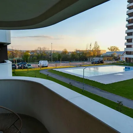 The Sunrise And The Sunset - Luxury 2br With Mineral Pool & Parking * Варна
