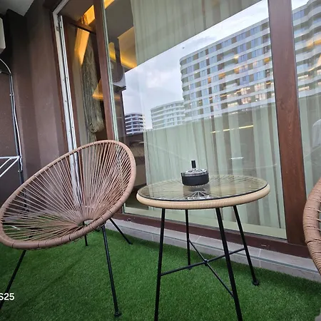 The Sunrise And The Sunset - Luxury 2br With Mineral Pool & Parking Апартаменти